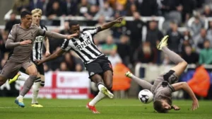 Soi kèo Newcastle vs Tottenham 03h15, 03/12/2025 Ngoại Hạng Anh 6 Soi kèo Newcastle vs Tottenham